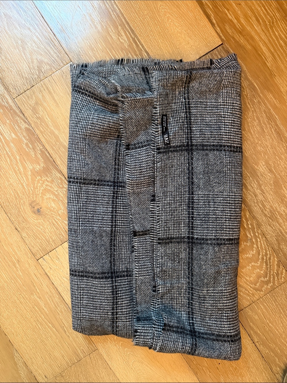 Zara soft Plaid Knit Scarf in Gray and Black